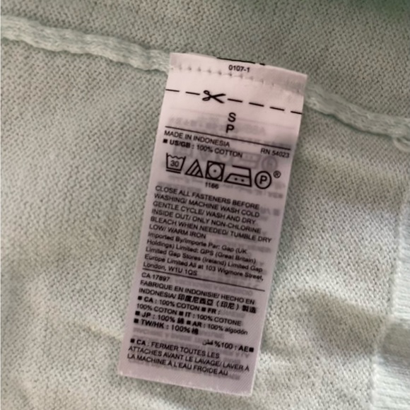 GAP Crewneck Cardigan - Picture 8 of 9